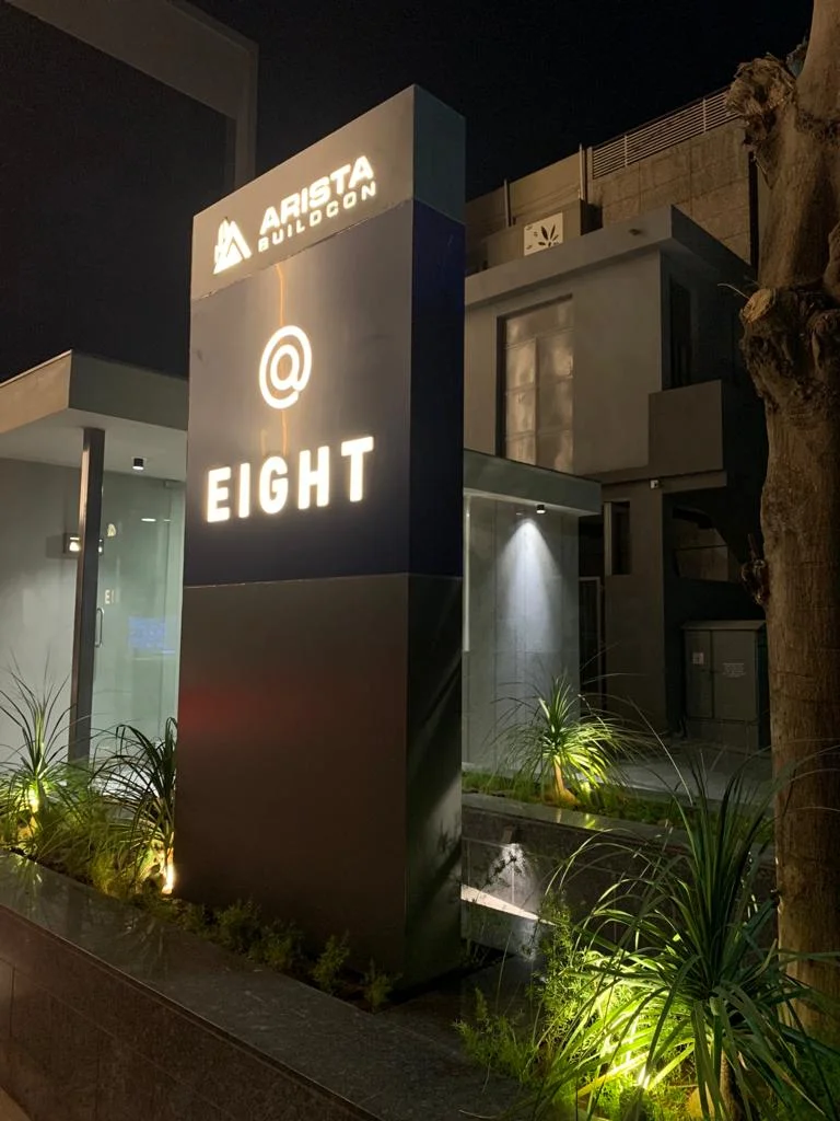 Arista @Eight Pylon